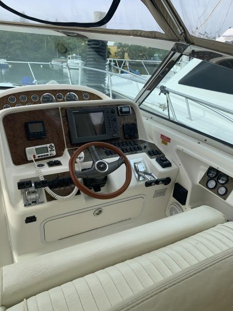 SOLD - Sea Ray 370 Express - Diesel