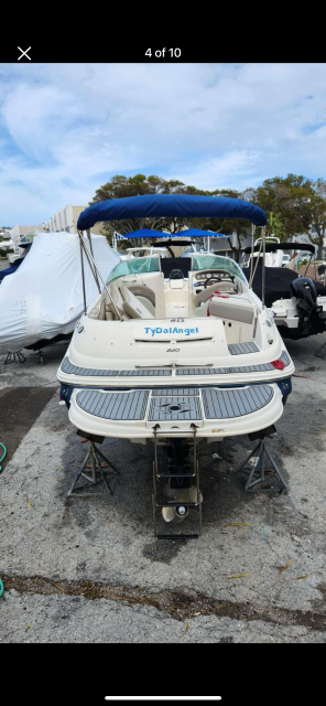 SOLD - Sea Ray Sundeck 240