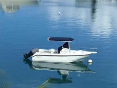 21 ft Boston Whaler Outrage