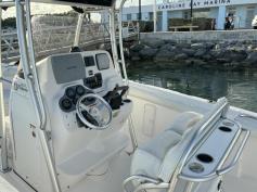 25’ Wellcraft Center Console