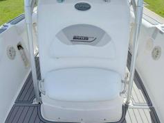 Boston Whaler  137hrs