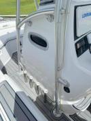 Boston Whaler  137hrs