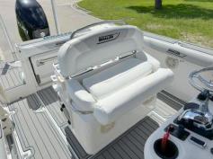 Boston Whaler  137hrs