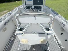 Boston Whaler  137hrs