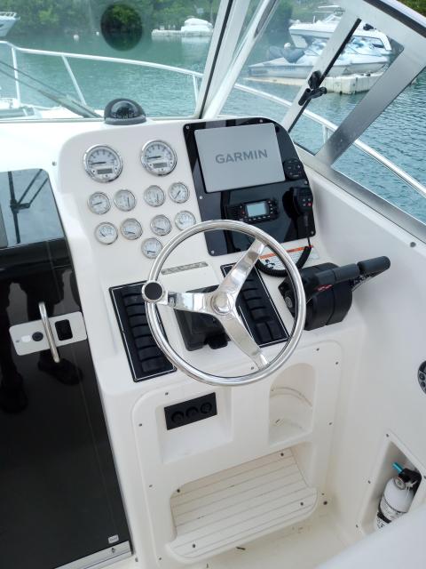 2006 Pursuit 2570 Offshore Cuddy Cabin