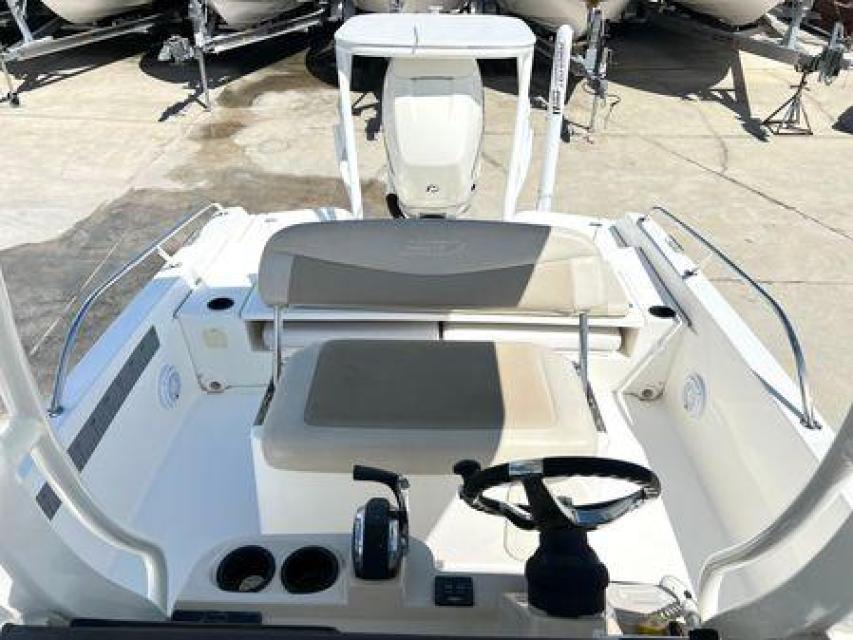 2018 Boston Whaler