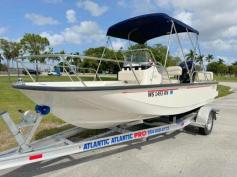 2022 17ft Boston Whaler Montauk