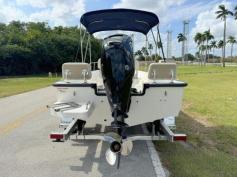 2022 17ft Boston Whaler Montauk