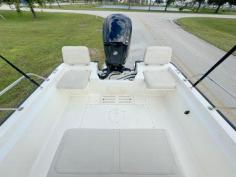 2022 17ft Boston Whaler Montauk