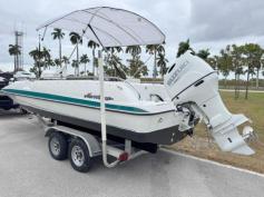 Hurricane Fundeck. New Suzuki 200hp