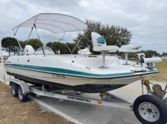 Hurricane Fundeck. New Suzuki 200hp