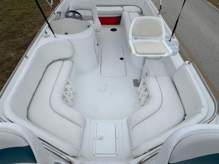 Hurricane Fundeck. New Suzuki 200hp