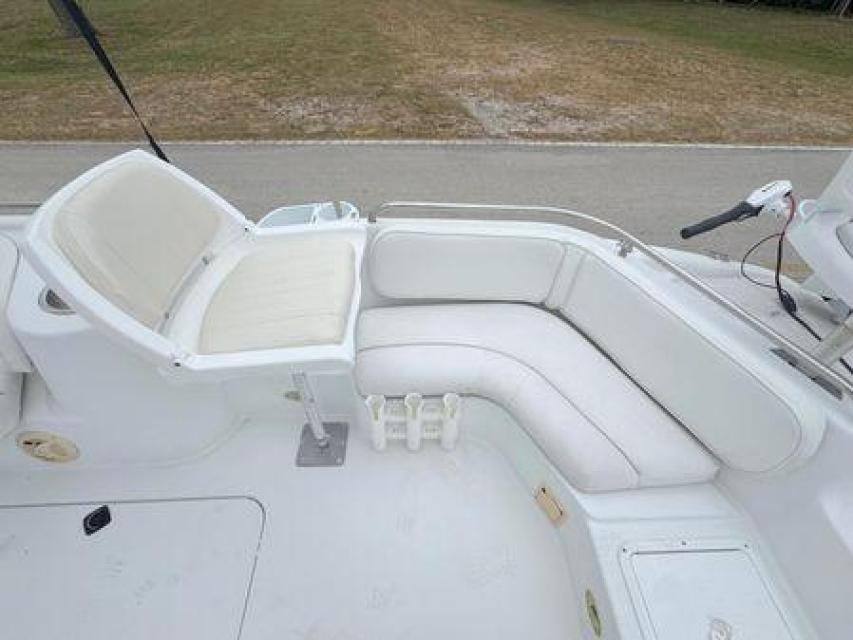 Hurricane Fundeck. New Suzuki 200hp