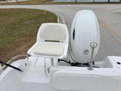 Hurricane Fundeck. New Suzuki 200hp