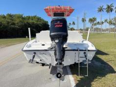 Boston Whaler Dauntless