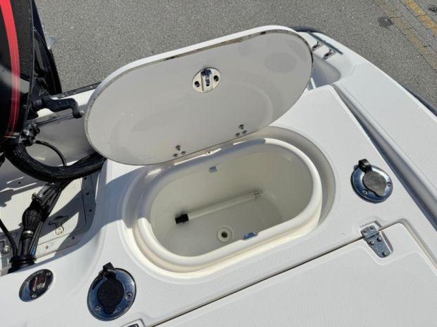 Boston Whaler Dauntless