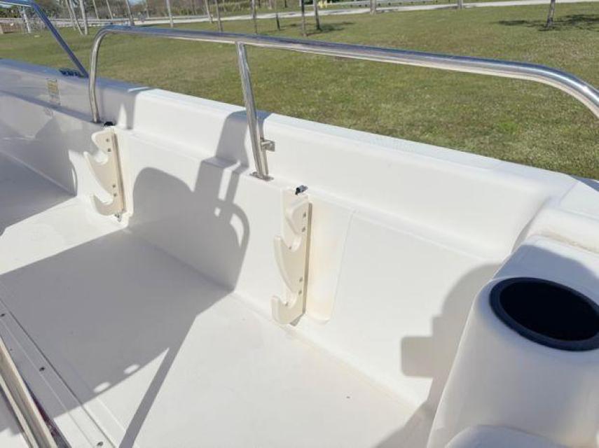 Boston Whaler Dauntless