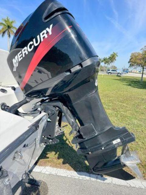 Boston Whaler Dauntless