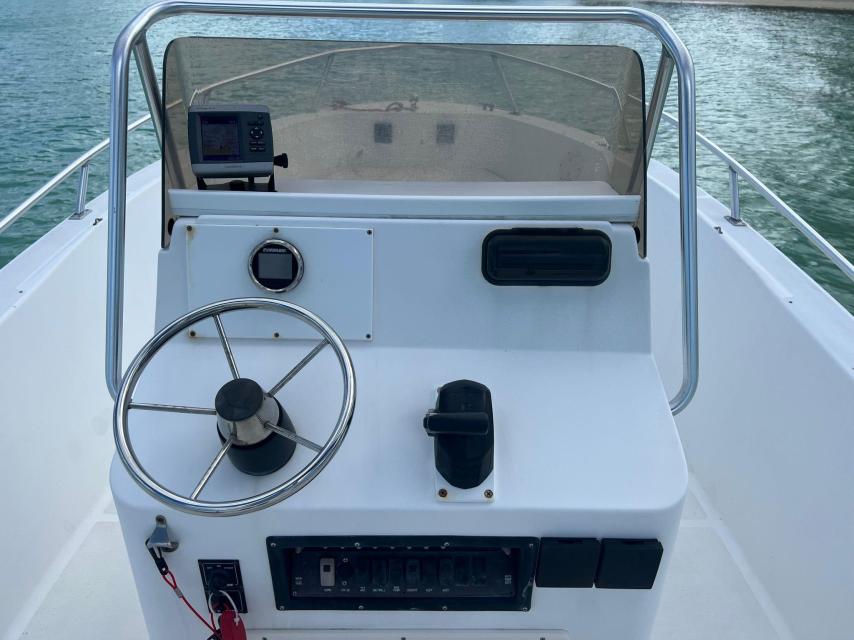 19.5' Mako center console, Evinrude with 195 hours