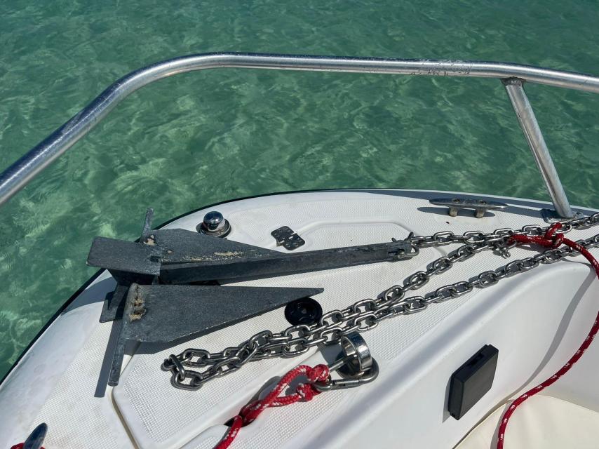 19.5' Mako center console, Evinrude with 195 hours