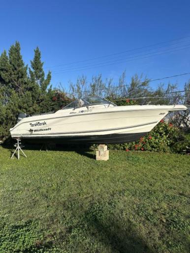 21’ Wellcraft Sportsman (Hull)