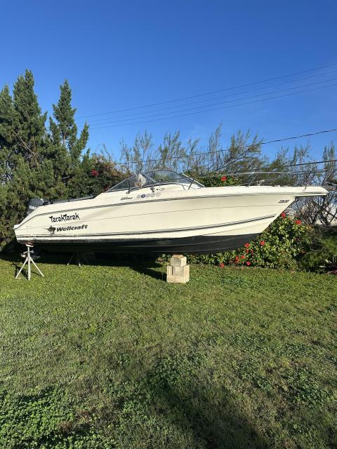 21’ Wellcraft Sportsman (Hull)