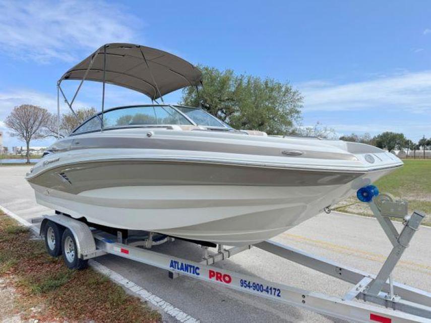 2022 Crownline 399hrs