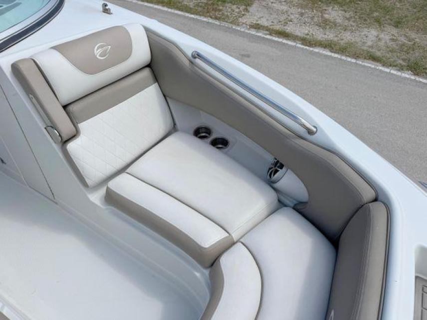 2022 Crownline 399hrs