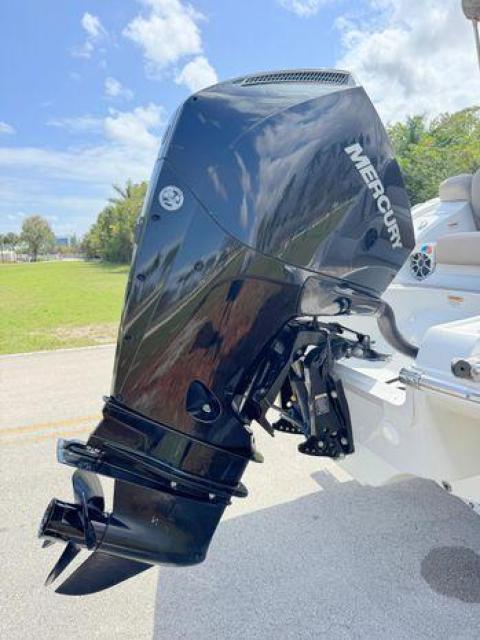 2022 Crownline 399hrs