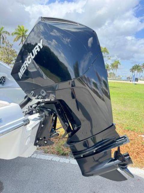 2022 Crownline 399hrs
