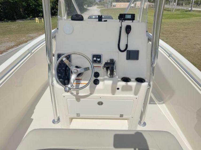 Cobia CC 23FT 78HRS Like new