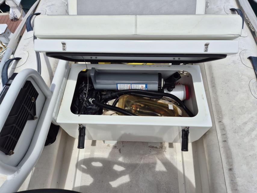 10' MERCURY FIBERGLASS RIB