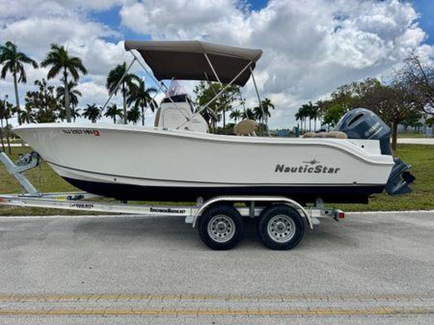 2019 NauticStar 2102 Legacy 186hrs