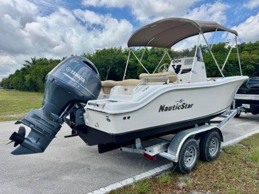 2019 NauticStar 2102 Legacy 186hrs