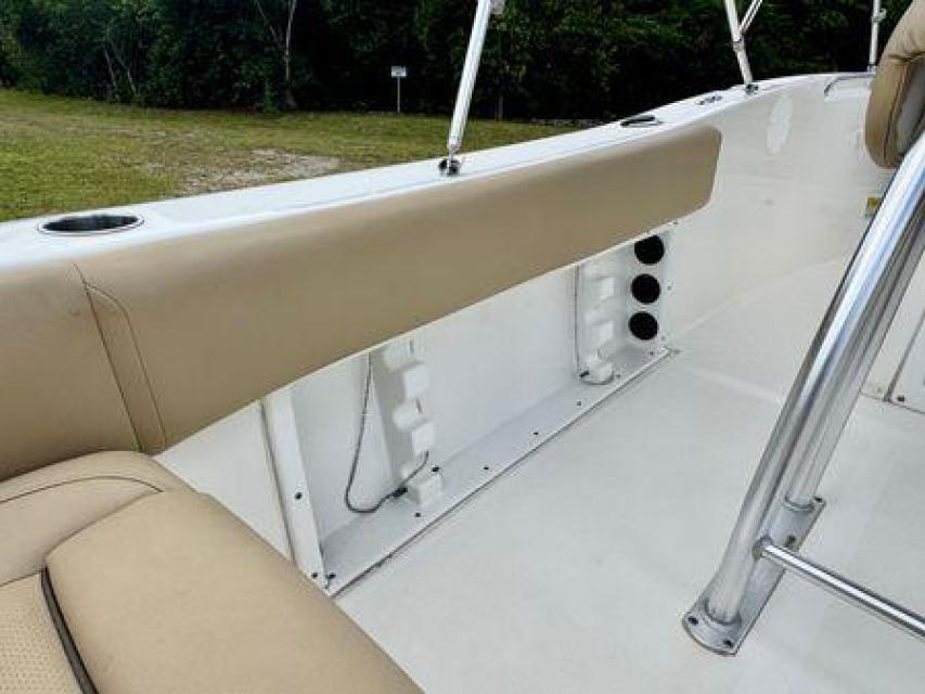 2019 NauticStar 2102 Legacy 186hrs