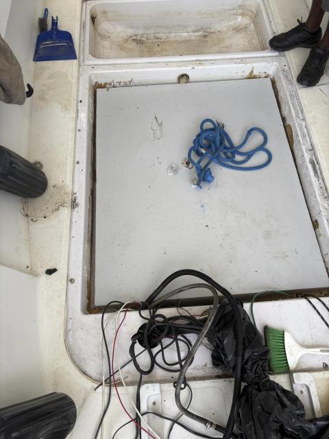 17ft Boston Whaler Outrage - Turnkey Ready for Summer