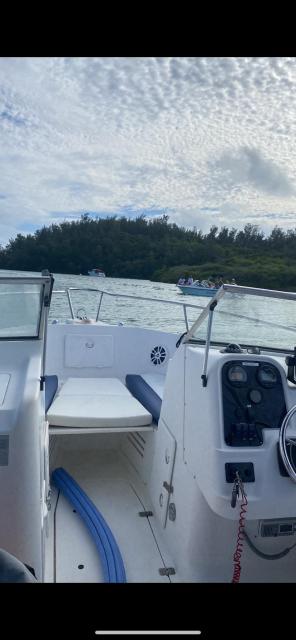 210 Wellcraft sportsman 28K negotiable