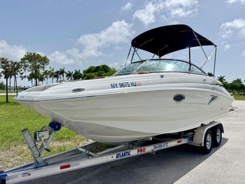 2023 Crownline E235 XS