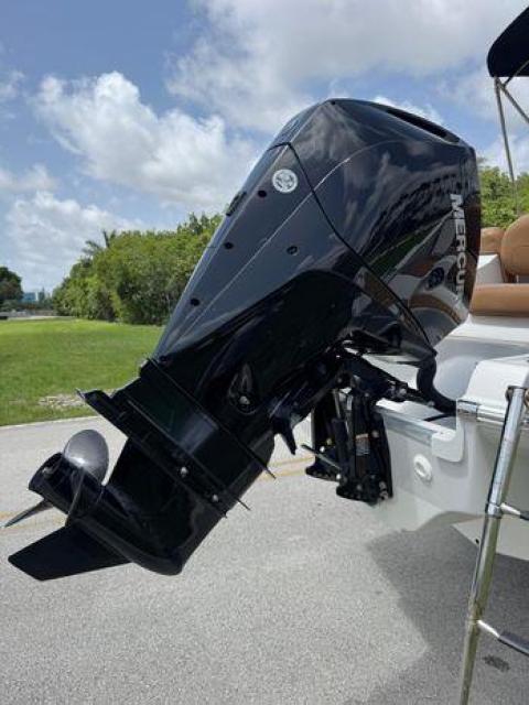 2023 Crownline E235 XS