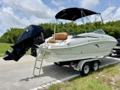 2023 Crownline E235 XS