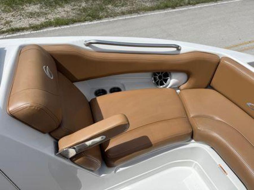 2023 Crownline E235 XS