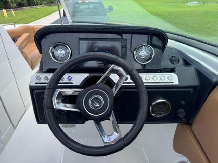 2023 Crownline E235 XS