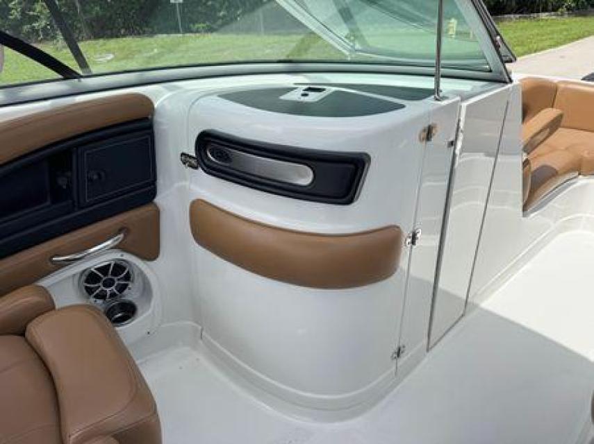 2023 Crownline E235 XS