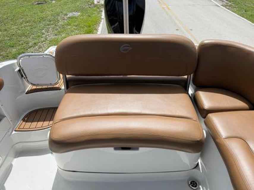 2023 Crownline E235 XS
