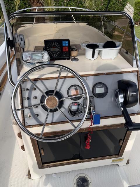 18’6” Wahoo Center Console included with punt and motor . Reduce Price