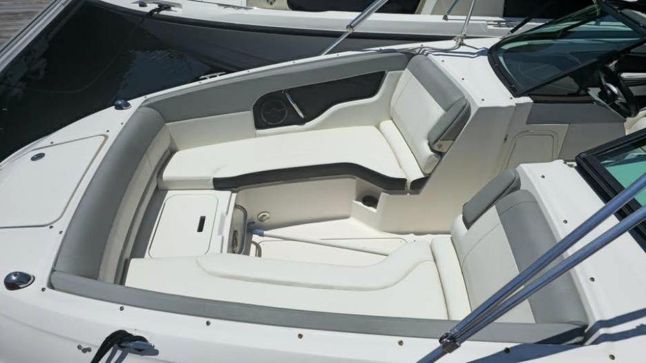 Sea Ray SDX 240 Outboard