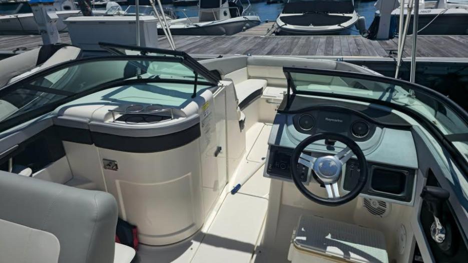 Sea Ray SDX 240 Outboard