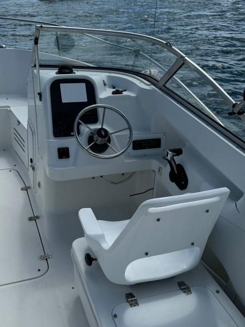 SOLD - Wellcraft 210 Dual Console with new 200hp Yamaha 4-Stroke