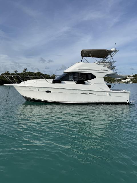 2011 Silverton 36 Sport Fishing, Diesel, liveaboard.