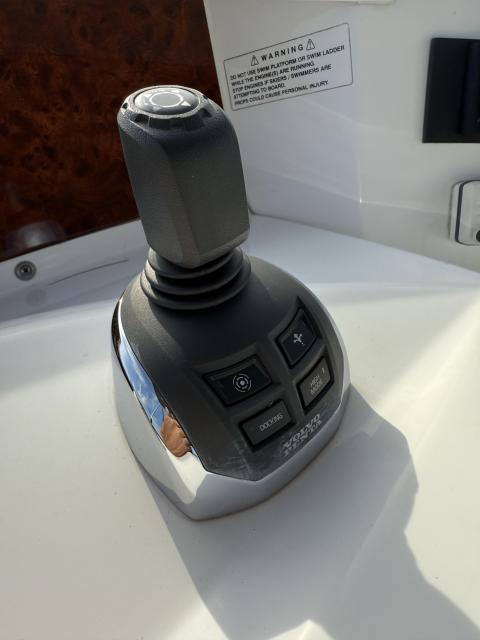 2011 Silverton 36 Sport Fishing, Diesel, liveaboard.